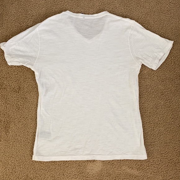 Men’s short sleeve tee in size Medium - Picture 2 of 3